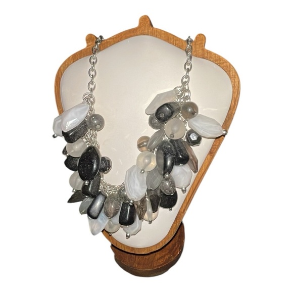 🖤✨ Meet “The Moonlit Storm Statement Necklace” ✨🖤 - Picture 3 of 6